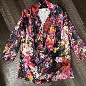 ECI Women's Floral Top Size Small Draped Neck 3/4 Sleeves Black Pink